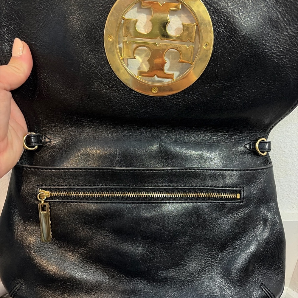 Tory Burch Black Leather Reva Clutch Crossbody Gold Logo - Picture 6 of 6